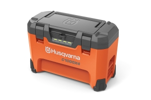 BATTERY CHARGER 40-C1000X4 EU i gruppen Husqvarna / Batterier hos Mera Maskin Gteborg Aktiebolag (970 70 48-01)